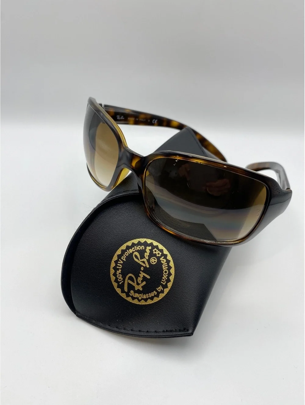 Ray-Ban Women's Brown Tortoise Oversized Sunglasses with Case and Cloth